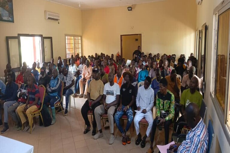 Artisanat minier à Kambélé : le Maire Auberlin Mbelessa trace la voie d’une exploitation responsable et apaisée