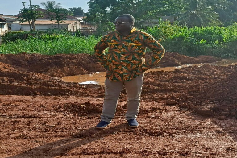 Carrefour Collège Barry : Auberlin Mbelessa mène une bataille décisive contre le marécage