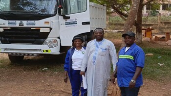 Assainissement : la Commune de Batouri se dote d’une benne neuve pour renforcer la propreté urbaine.